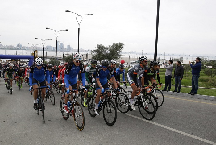 Radrennen “Tour d`Azerbaijan-2016” gestartet